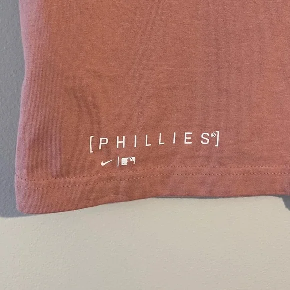 Nike Swoosh Philadelphia Phillies Baseball Boxy Pink T-Shirt Tee Women's Medium - Picture 6 of 11